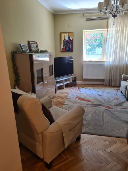 Calea Dorobantilor, Liceu I.L. Caragiale,